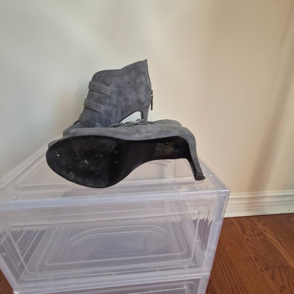 White House Black Market Grey Booties, Suede, Size 8 1/2 - Picture 10 of 10